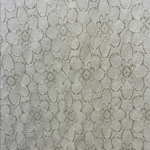 Hem & Thread Ivory Lace Button-Up Blouse Size Small - Picture 4 of 7